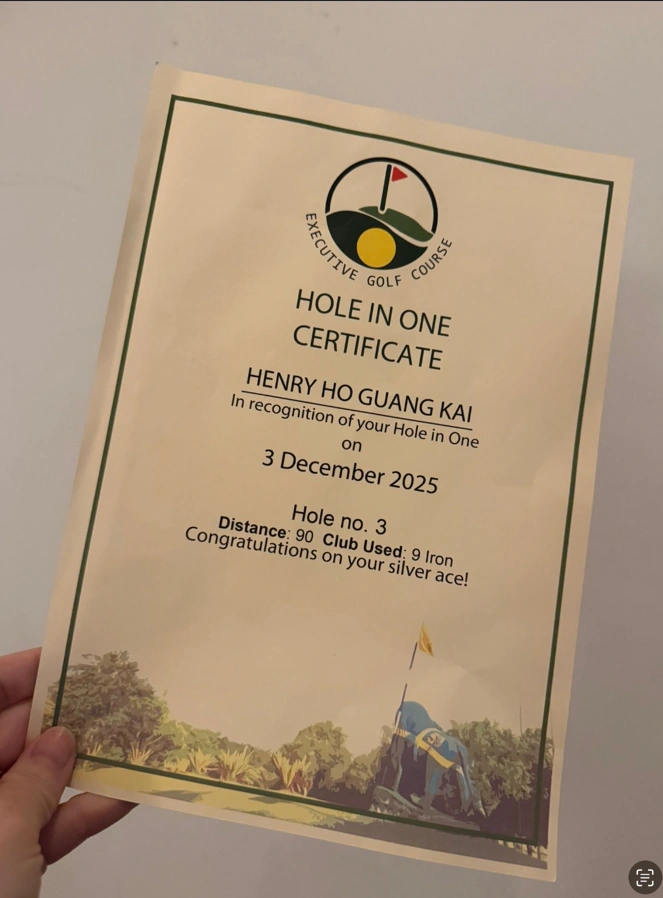 Social media reactions and news snippets regarding the 6-year-old boy's hole-in-one.