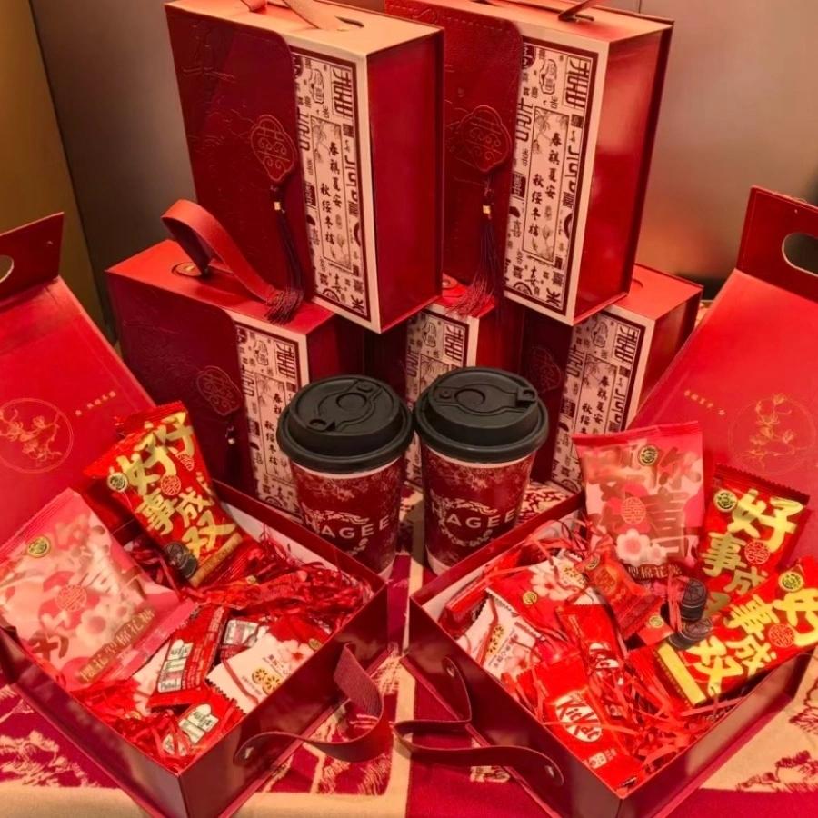  Chagee founder Zhang Junjie and his bride in a romantic wedding pose.